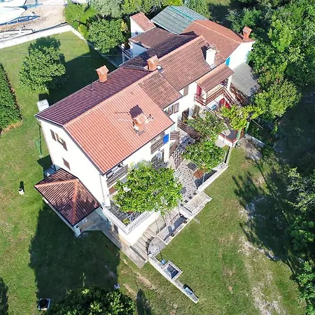 Funcic Apartment *