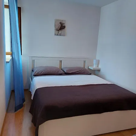 Funcic Apartment *